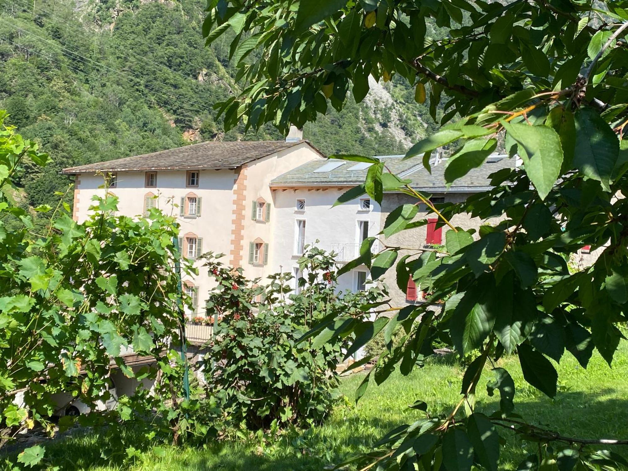 Ca Laura Apartman Campascio Kültér fotó